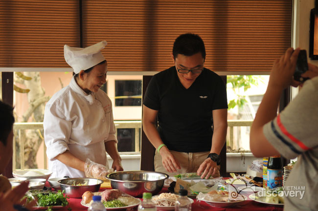 Fun of joining Hanoi gourmet cooking class