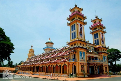 Cao Dai Temple in Tay Ninh - Day trip from Saigon