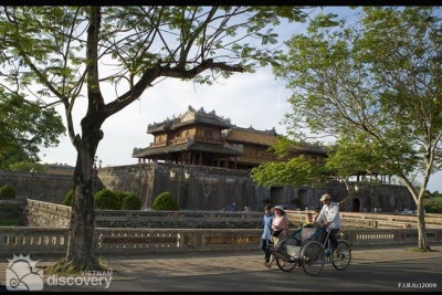 Noon Gate at Hue Royal Citadel - Hue day tour