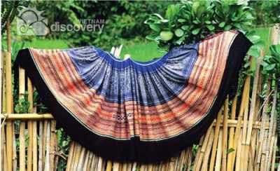 Traditional H'Mong skirts - Vietnam Northwest  tour