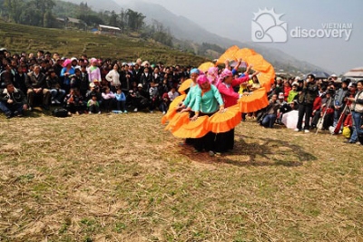 Roong Pooc Spring festival Traveling to Sapa