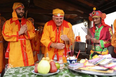 Worshipping ceremony in Ba Trao Singing Tour in Hoi An
