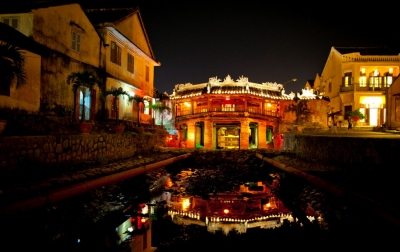 Japanese Covered Bridge at night - Hoi An tour