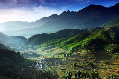 Spectacular Hoang Lien Son Mountain Range - North Vietnam Tour