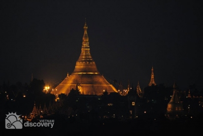 Shwedagon pagoda in Myanamar at night - Tour to Myanmar