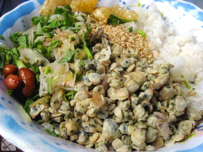 Rice with mussels -Vietnam Hue tours
