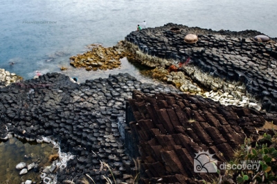 Ghenh Da Dia (Rapids of Stone Plates) in Phu Yen - Vietnam beach holidays