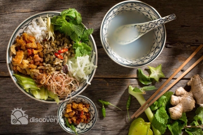 Mussel Rice Com Hen Song Huong - Things to eat Hue Tour