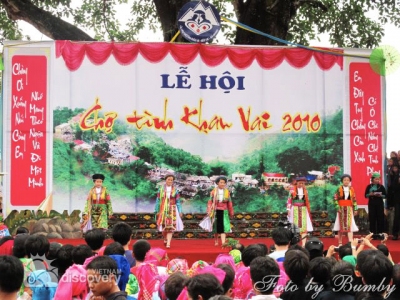 Art performance at Khau Vai Festival Vietnam Northwest Tour