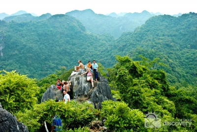 Trekking in Cat Ba National Park - Vietnam trekking tour