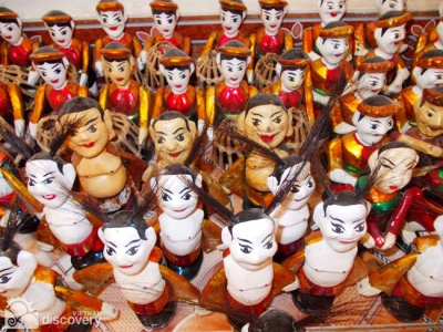 Water puppets at artisan Phan Thanh Liem's house - tour in Hanoi